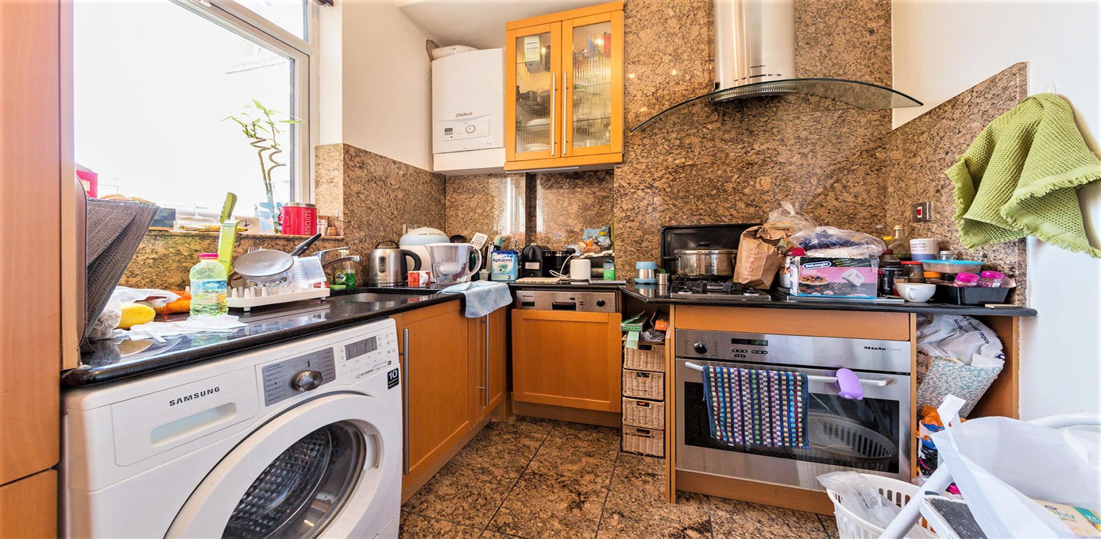 			2 Bedroom, 1 bath, 1 reception Flat			 Malvern Road, MAIDA VALE / QUEENS PARK